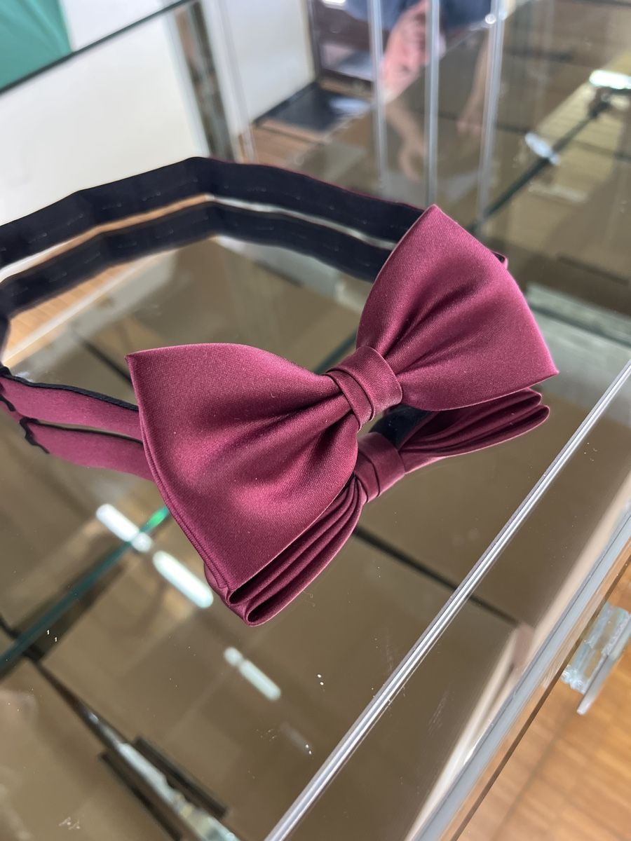 Cravatte: Fliege Schlaufe bordeaux Polyester neuwertig – Nuovo (secondo la descrizione) da Oberwil b. Zug venduto da DeineWunderkammer 1