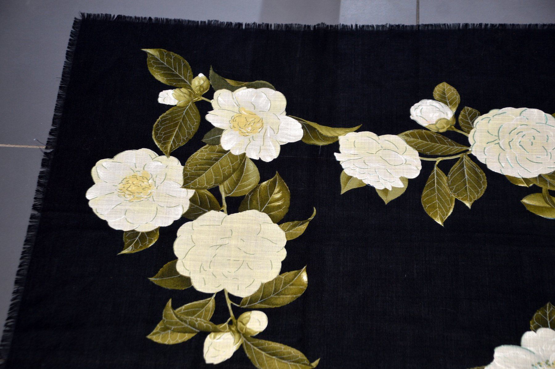 Chanel Foulard & Sciarpe: Schal / Châle Chanel 140 x 140 cm – Usato da Collonges venduto da Auganien 8