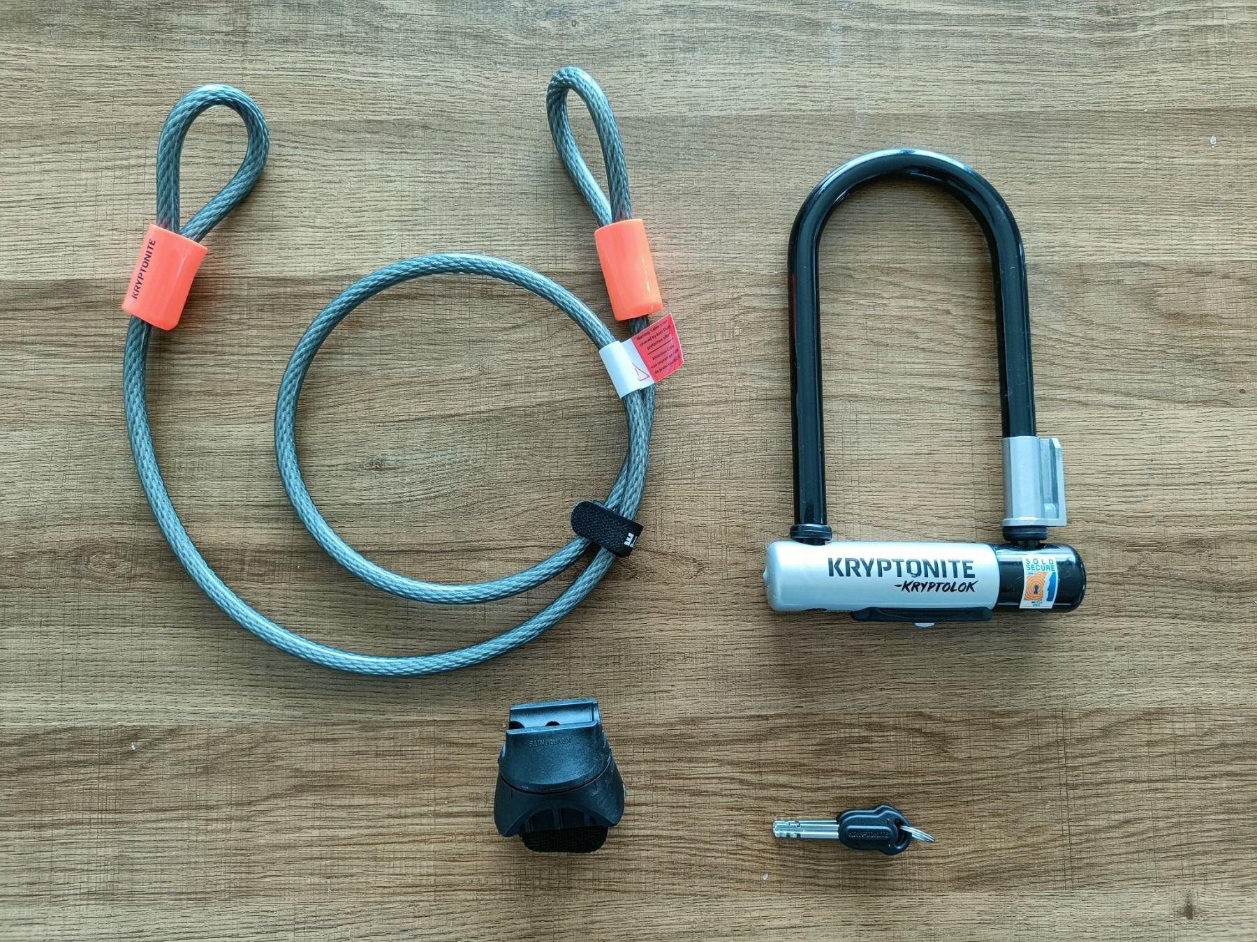 Schlösser: Kryptonite KryptoLok Mini-7 Bügelschloss + Kryptoflex Kabel – Gebraucht aus Dietikon von