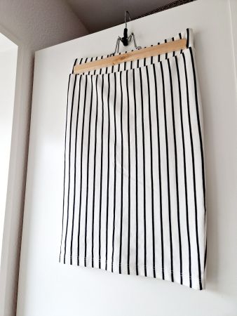 Jupe crayon SELECTED, rayée noir et blanc, taille XS