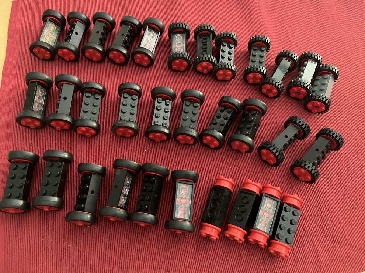 Lego Giocattoli: Lego Achsen Vintage 32 Stück – Usato da Neuenhof venduto da Pixeline