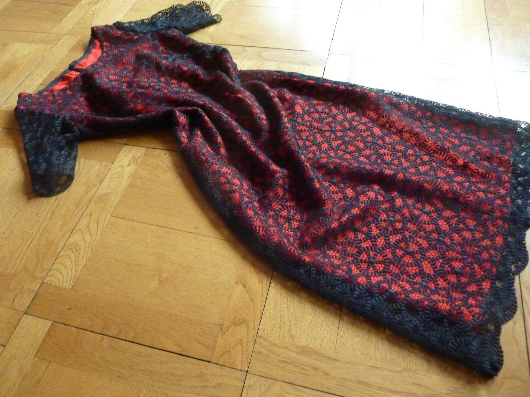 Vestiti: Forster Rohner Spitzenkleid rot-schwarz, Gr. 34/36 – Nuovo (secondo la descrizione) da Waldstatt venduto da Kananaskis1