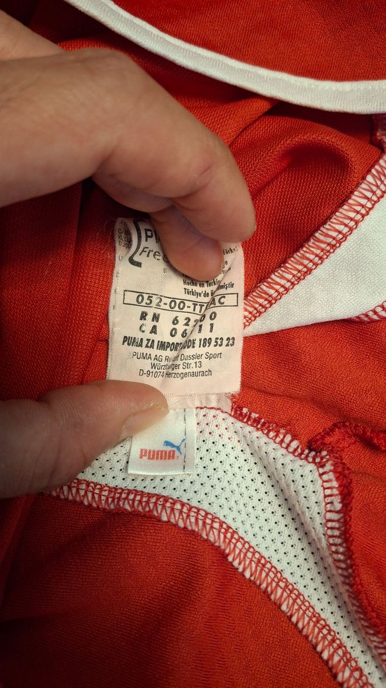 Schweizer Nati Leibchen & Hosen: Switzerland 2010 Nati world cup player version puma – Gebraucht aus Yverdon-les-Bains von flo_8fgr 4