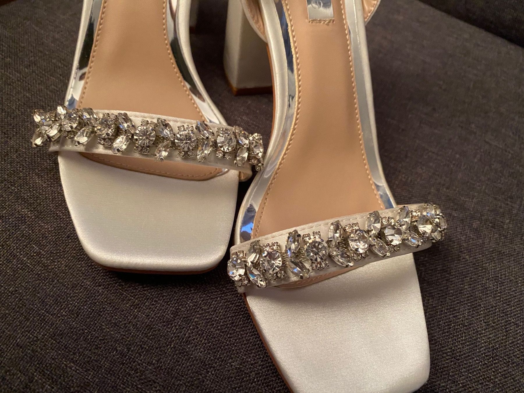Scarpe da donna: Talons chics blancs avec détails – Nuovo e nell'imballaggio originale da Montreux venduto da iza_peche8 2