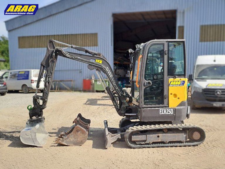 Volvo Excavateurs: Volvo ECR25D Raupenbagger – D'occasion à Hasle LU par Arag08