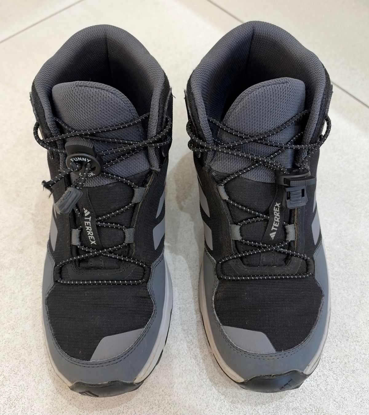 Adidas Chaussures garçon: Adidas Terrex Gr.36 – D'occasion à Contone par Chaos76 1