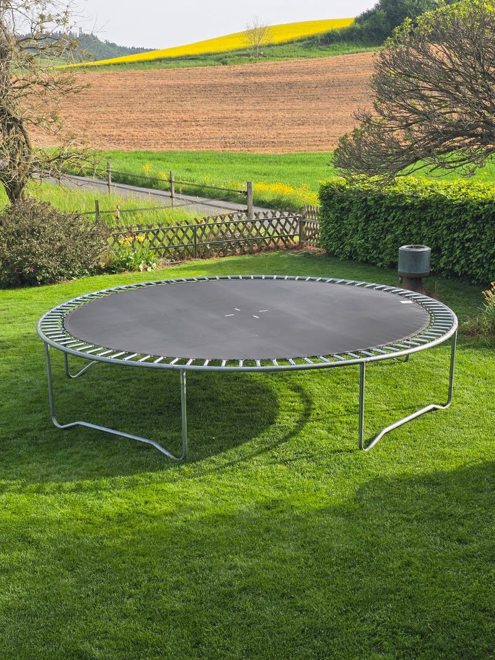 Trampolini: Trampolin 420cm Durchmesser und neuem Sprungtuch – Usato da Lobsigen venduto da liv_dx9r