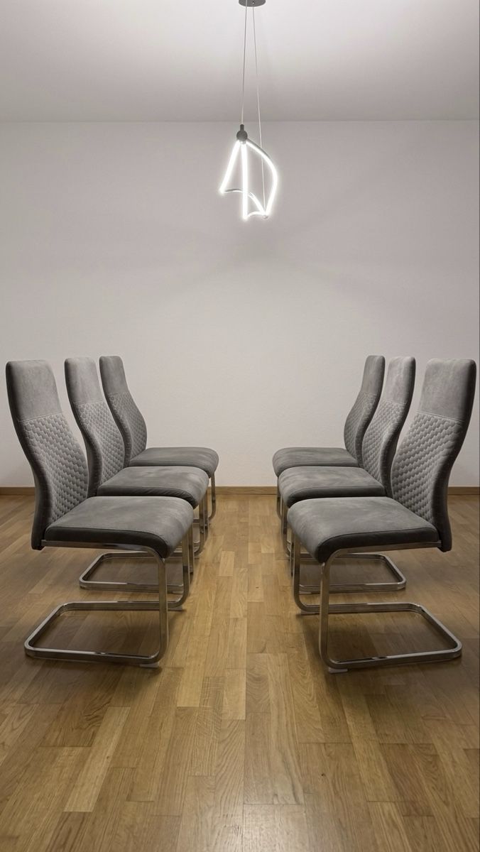Set di tavolo e panche: 6er-Set moderne Freischwinger Esszimmerstühle Grau – Usato da Kehrsatz venduto da BE_Swiss 3