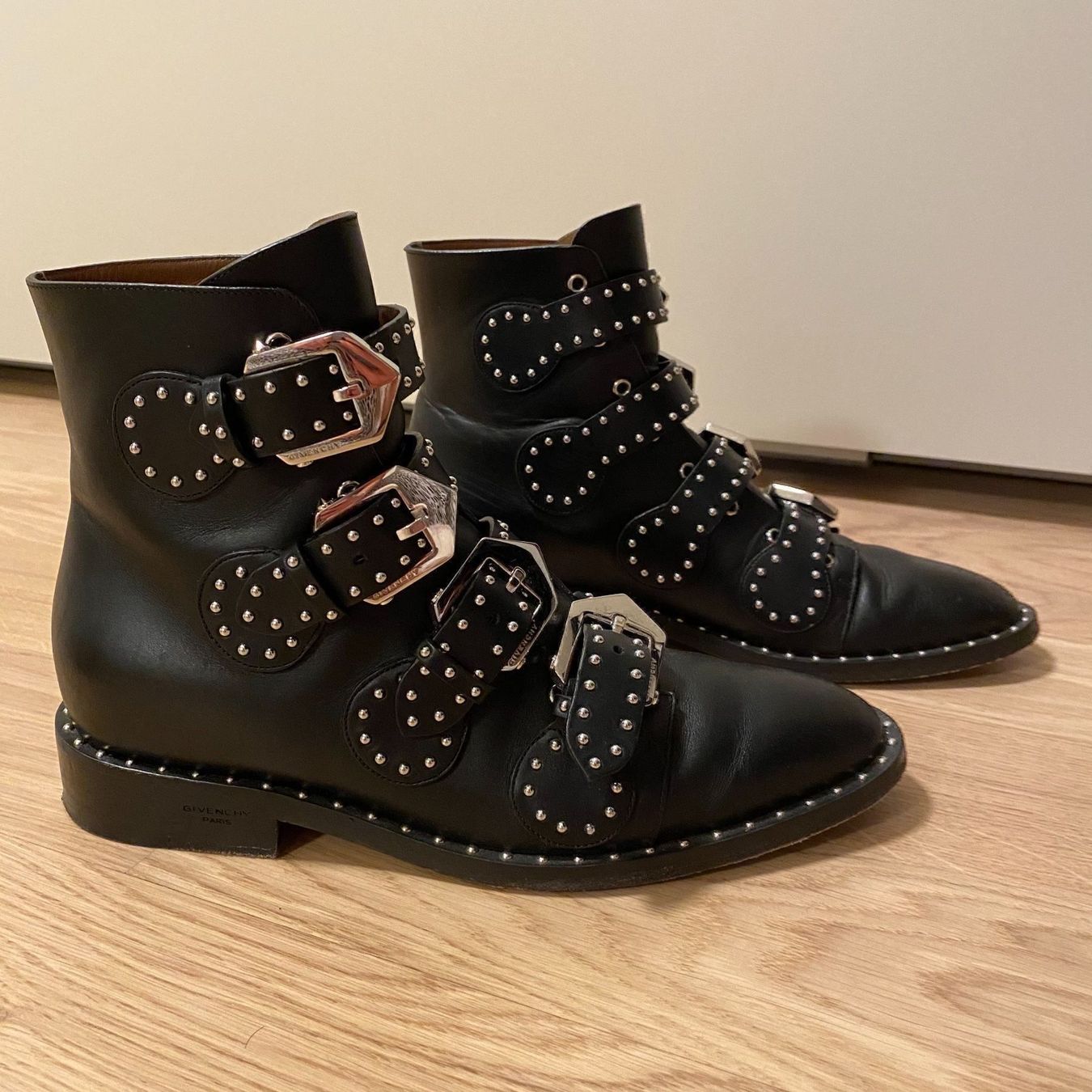 Givenchy Scarpe da donna: Stivali Givenchy – Usato da Bellinzona venduto da eli_6mr5 2