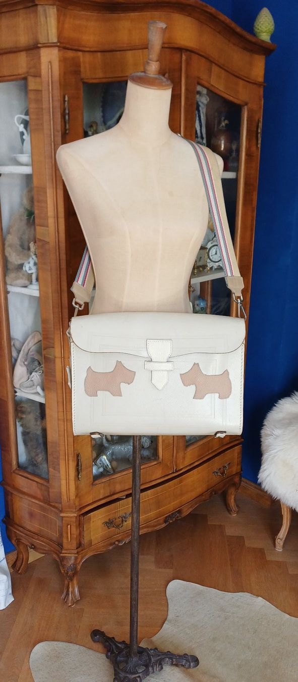 Borse: Upcycling Messenger "alte Kinderschultasche" Leder – Usato da Romanshorn venduto da Hanibal424