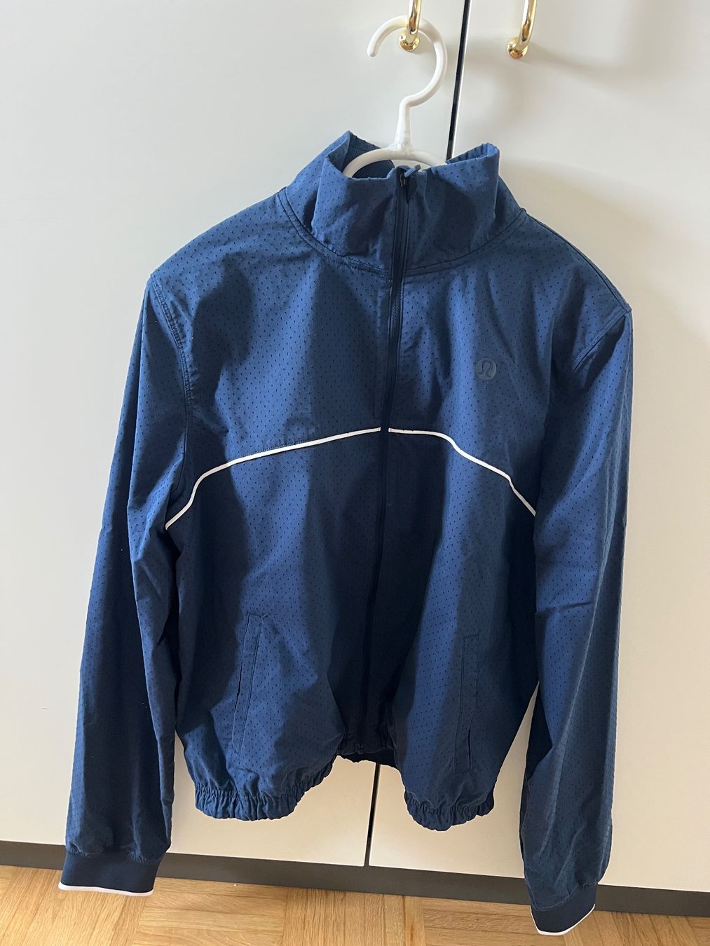 Lululemon Giacche: Lululemon Sommerjacke dunkelblau, Grösse 8 – Nuovo (secondo la descrizione) da Bern venduto da Sunshine.016 5