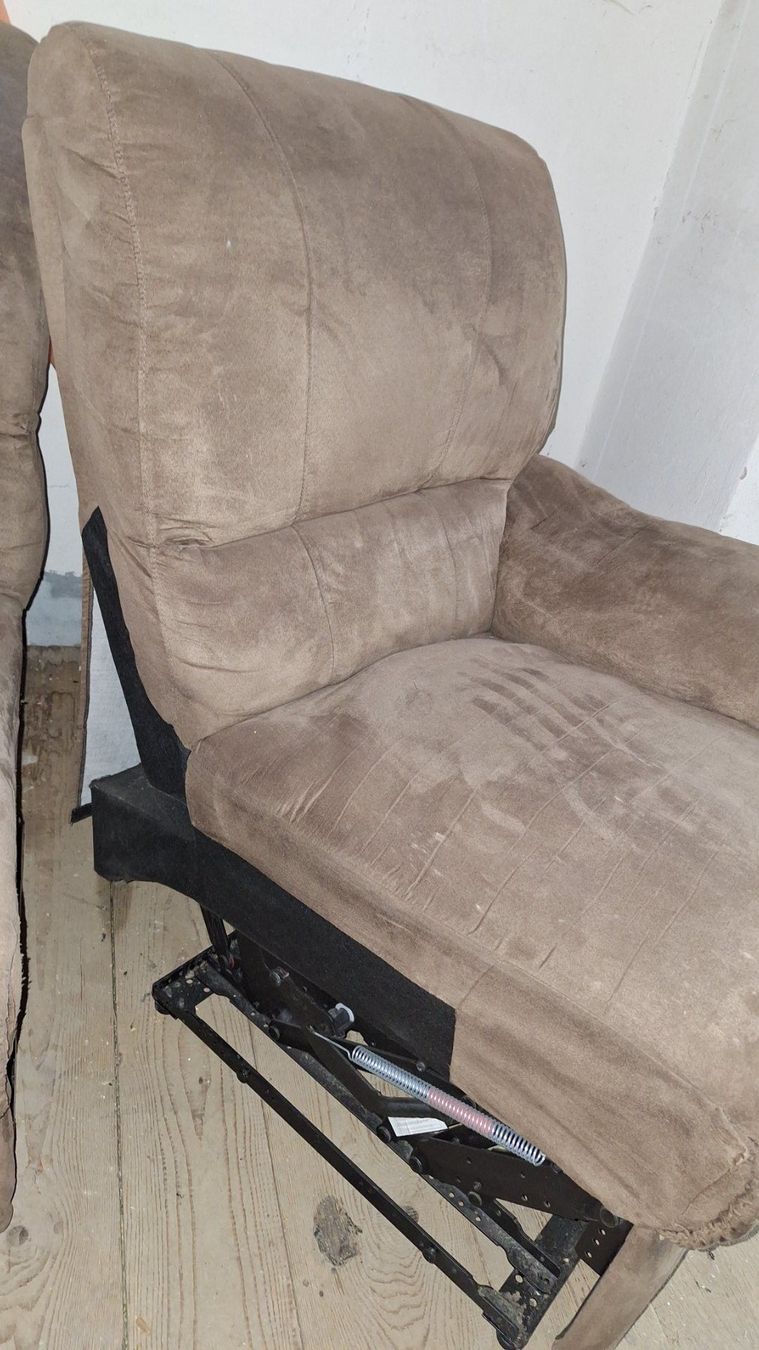 Sofas: 2er Relax Sofa, mechanisch verstellbar , braun Microfaser – Gebraucht aus Arlesheim von shopradl 6