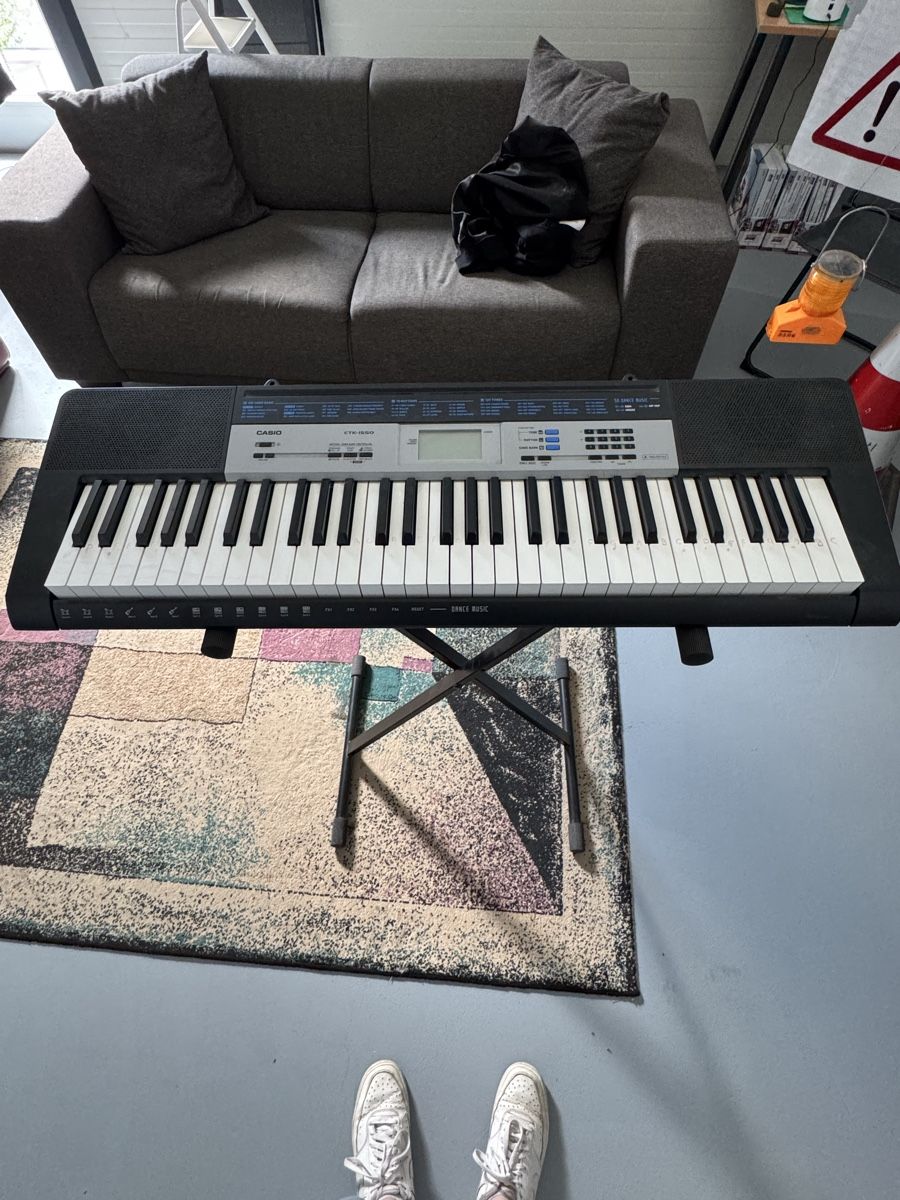Casio Musikinstrumente: Synthétiseur Casio – Gebraucht aus St-Cergue von DETUK