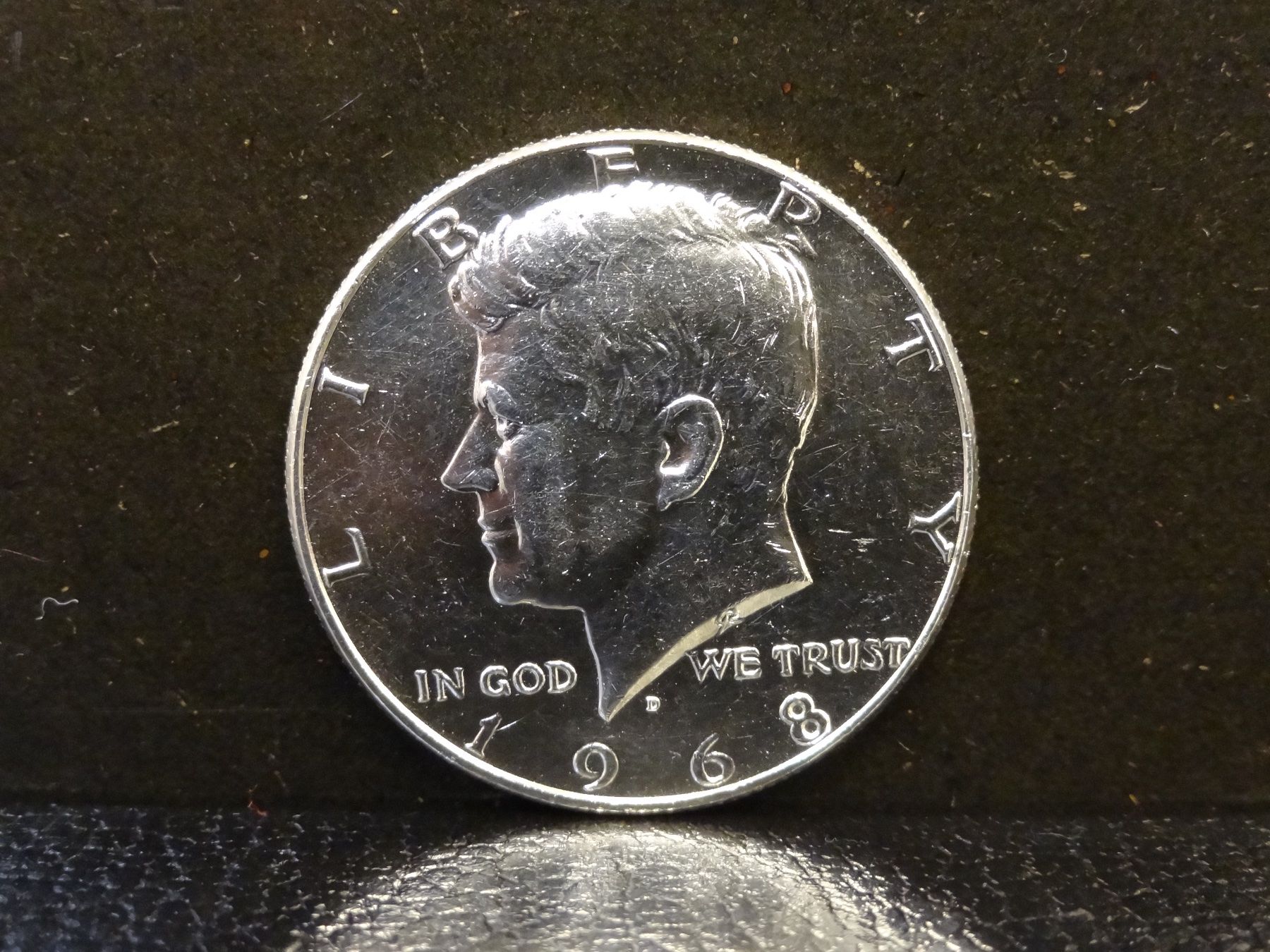 Tutti le monete: HALF DOLLAR JOHN F. KENNEDY 1968 SILBER – Usato da Kerzers venduto da bottlesandboxes 2