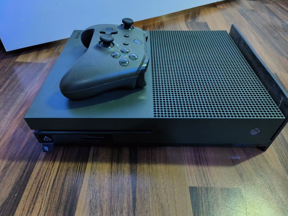 Xbox One S mit Controller Kaufen auf Ricardo