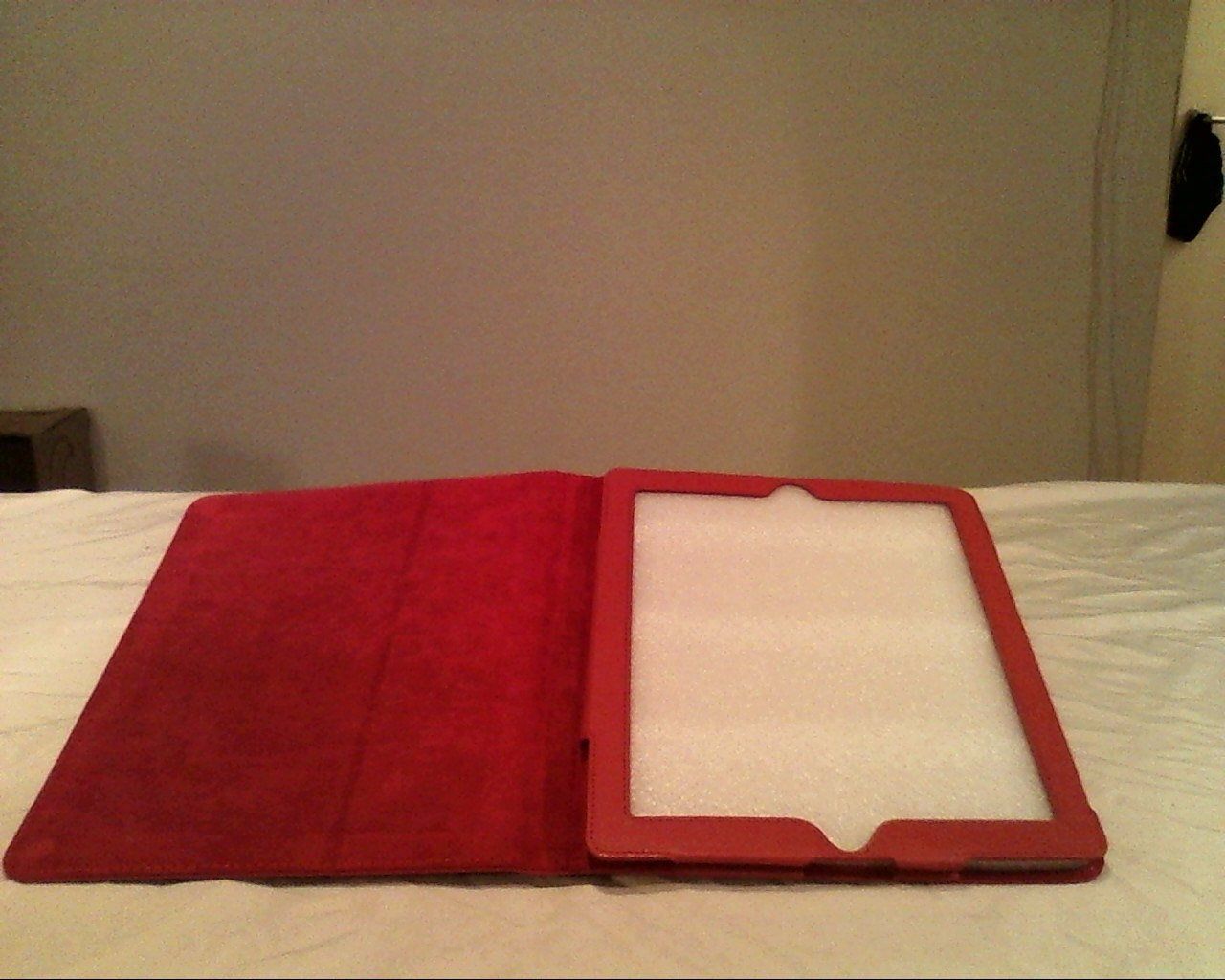 Tablettes PC: Rotes iPad Case – Neuf (Voir description) à Liesberg par Concombres8478