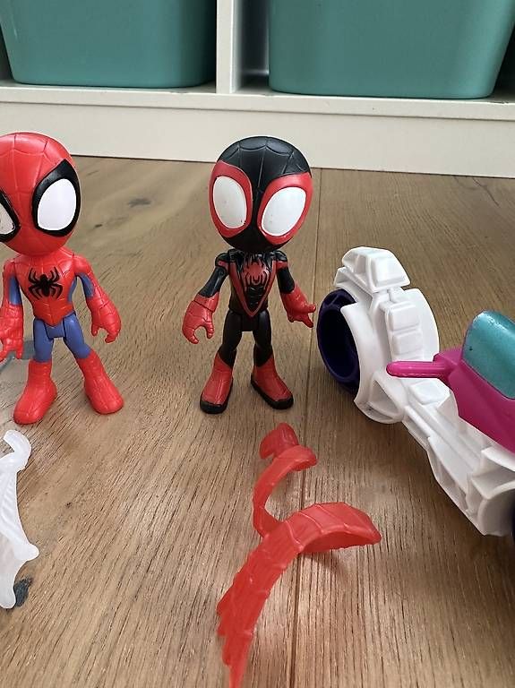 Hasbro Statuette: Spidey Hasbro Figuren Ghost, Spidey, Spin (Miles Morales) – Usato da Buchs SG venduto da pessego2008 2