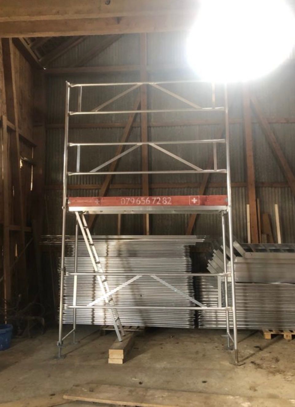 Ponteggi: Echafaudage en aluminium environ 250m2 – Usato da bussy venduto da Cory0 1