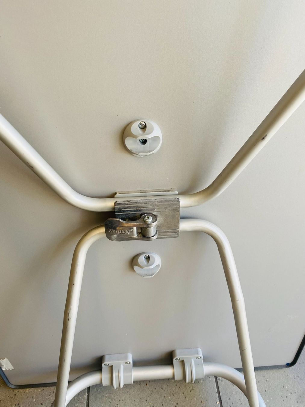 Tables: Camping Tisch ab 1. Fr. – Défectueux à Bottighofen par Prisersi 2