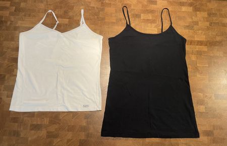 Set aus 2 Spaghetti-Träger Tops, schwarz und weiss, ca Gr M