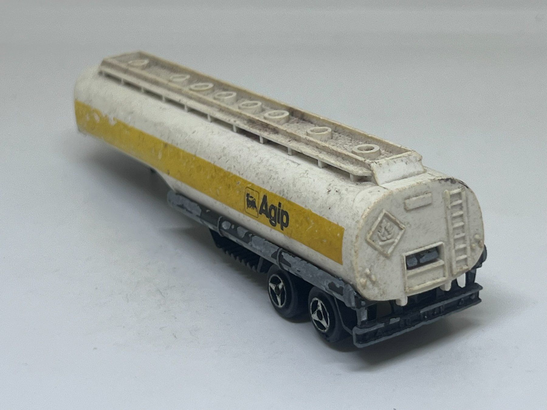 Majorette Modellini d'auto: Majorette Tanklaster – Usato da Wildegg venduto da LaaBoutique 2