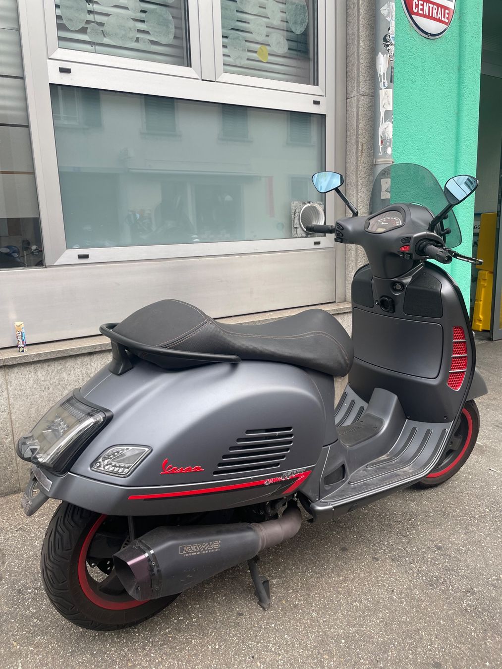 Piaggio Scooters: Vespa 300 GTS – Gebraucht aus Basel von Koevi 3