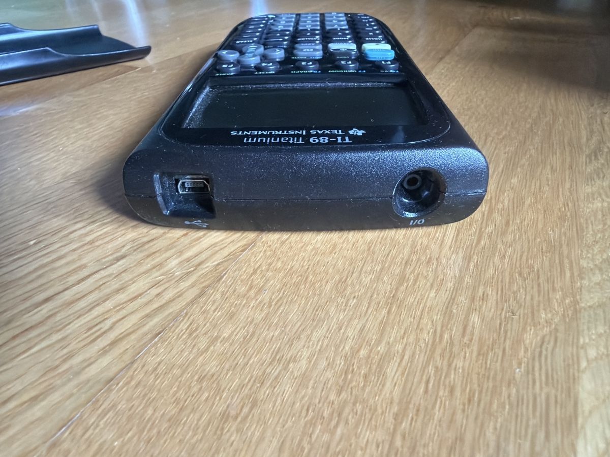 Texas Instruments Calculatrices: Taschenrechner TI-89 Titanium – D'occasion à Winterthur par m.ro. 6