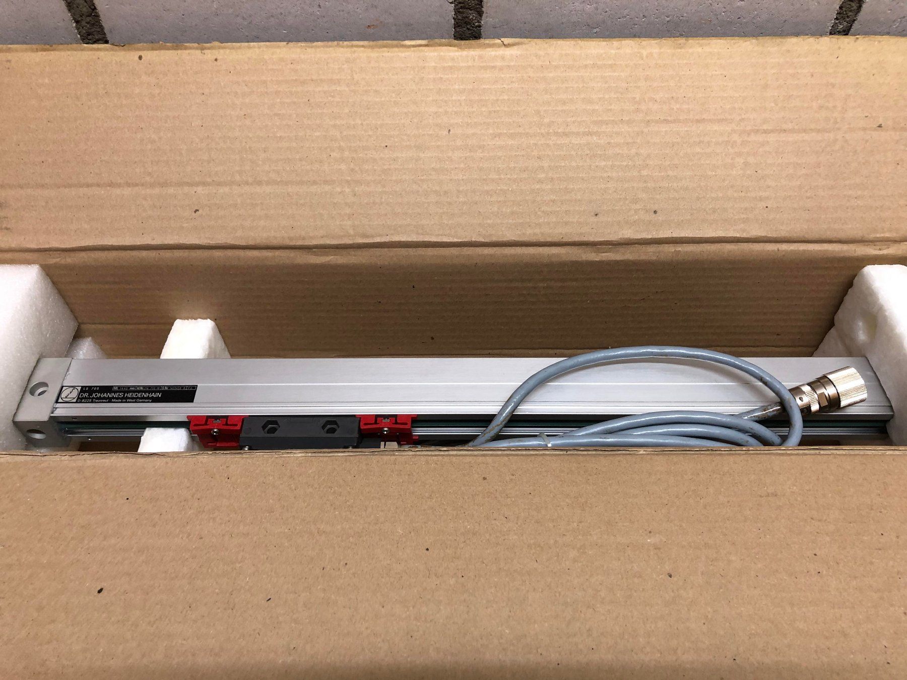 Tutti gli attrezzi: Heidenhain Massstab 1440 mm (neu) – Nuovo (secondo la descrizione) da Winterthur venduto da Joe1001 1