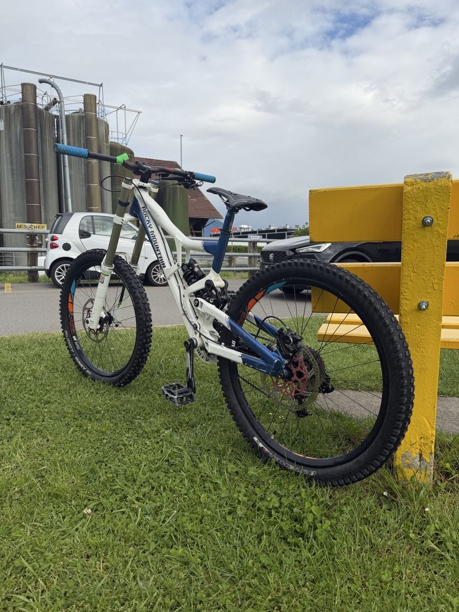Rocky Mountain Bicycles Velos: Rocky Mountain Downhill Bike – Boxxer – DH / Freeride MTB 🔥 – Gebraucht aus Uznach von rac_n5fx 3