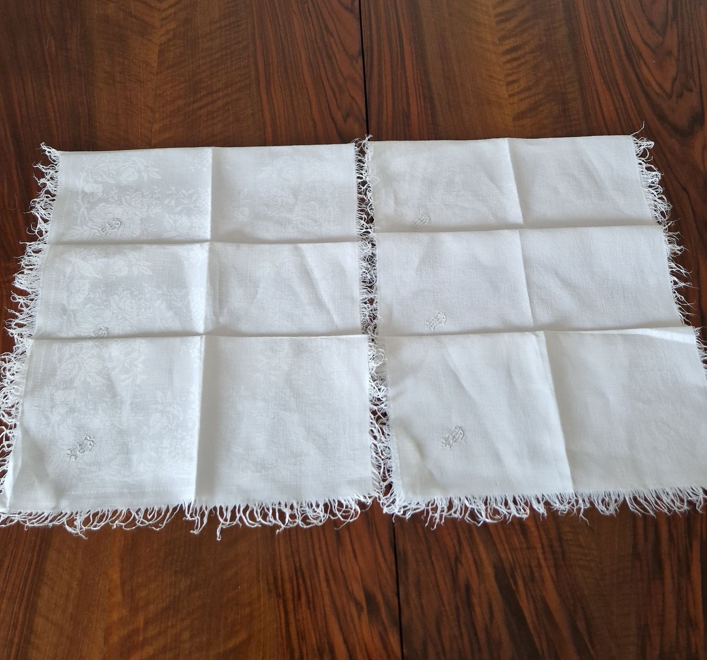 Tovaglioli: Seidendamast Servietten mit Fransen 36x36cm – Usato da Bern venduto da Antikbatik 1