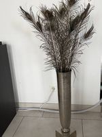 Silbrige Vase mit Federn 200 statt 300