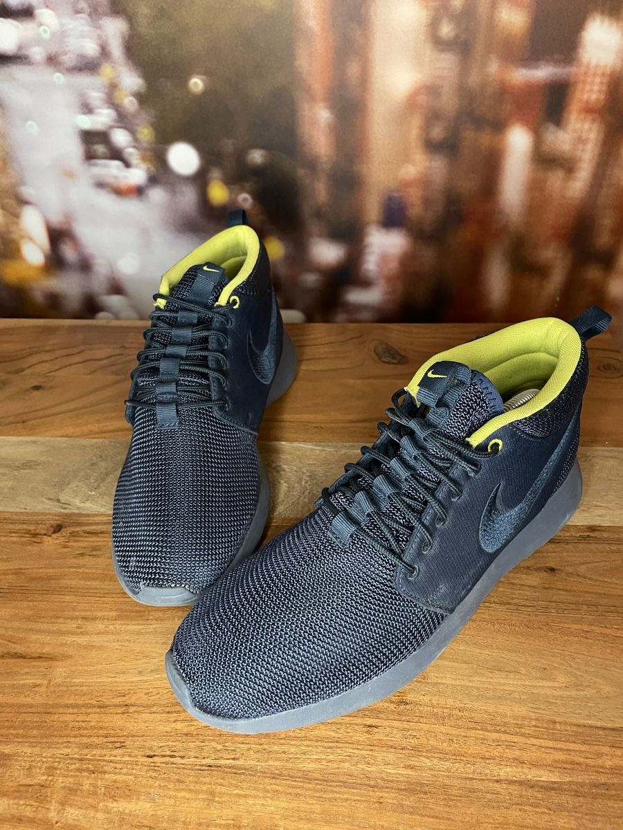 Scarpe da uomo: Nike Roshe Run Mid-Top Sneaker Gr. 42.5 – Usato da Bern venduto da Peeuee 1