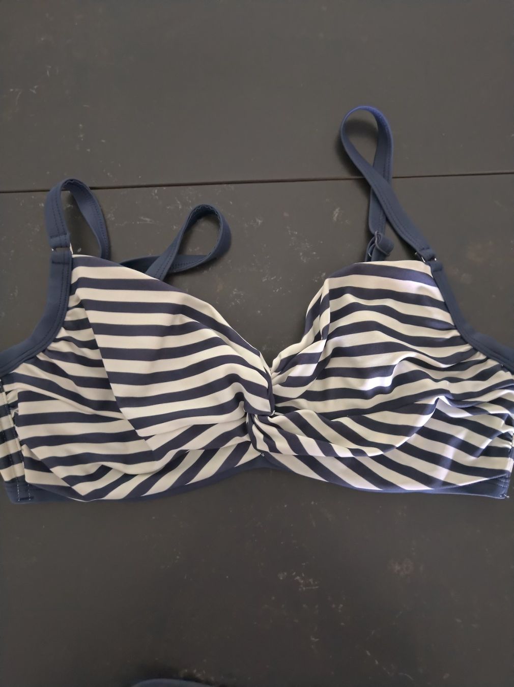 Costumi da bagno & Bikini: Bikini 36 D – Usato da Salenstein venduto da Silly...0 3