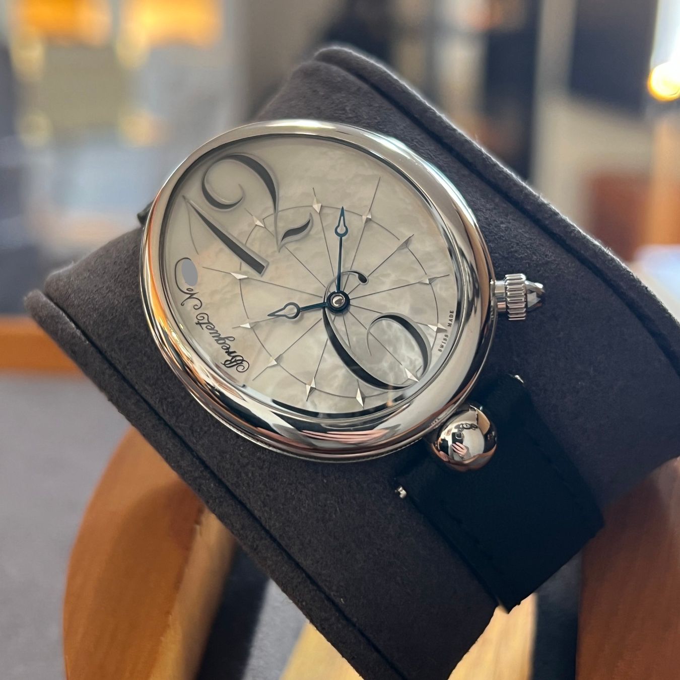 Breguet Orologi: Breguet Reine De Naples MOP Dial 8967 – Usato da Carouge GE venduto da Watchaser 7