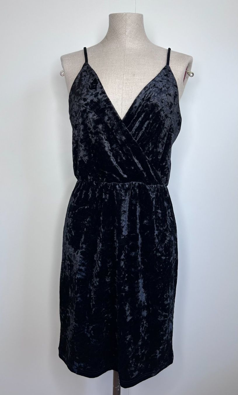 H&M Vestiti: Velvet Dress – Usato da St. Gallen venduto da look-twice