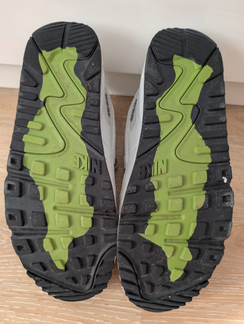 Nike Chaussures hommes: Air Max 90 (EU 42.5)  – D'occasion à Gossau SG par TheBibiaon 2