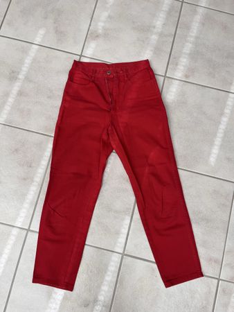 rote Vintage-Jeans
