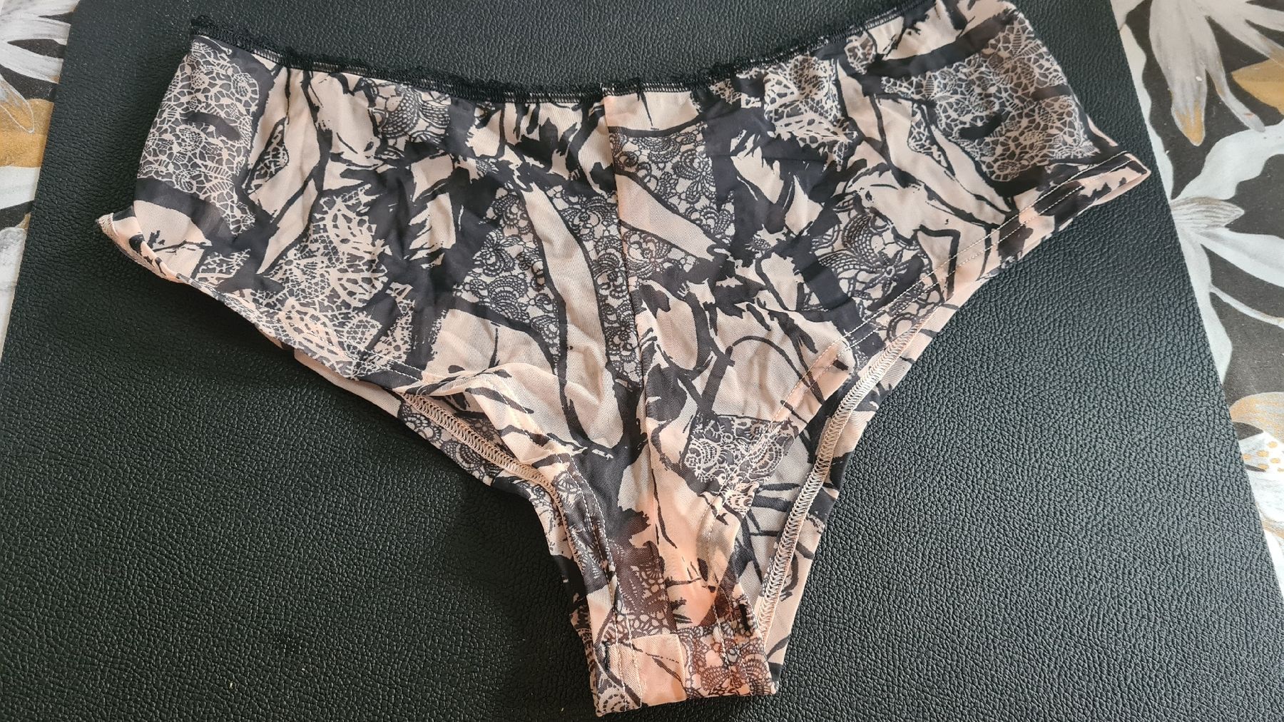 Altra biancheria intima: IMPLICITE Damen Shorts Gr. 44 Floralmuster – Usato da Dussnang venduto da Mak13