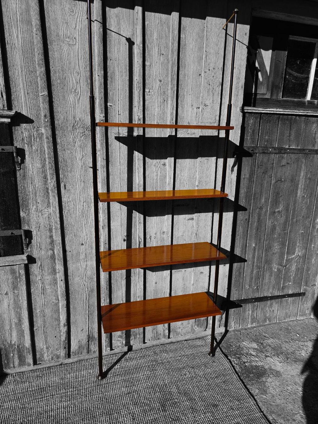 Regale: Mid Century  Teak Teleskopregal – Gebraucht aus Haslen AI von Vintagelix 1