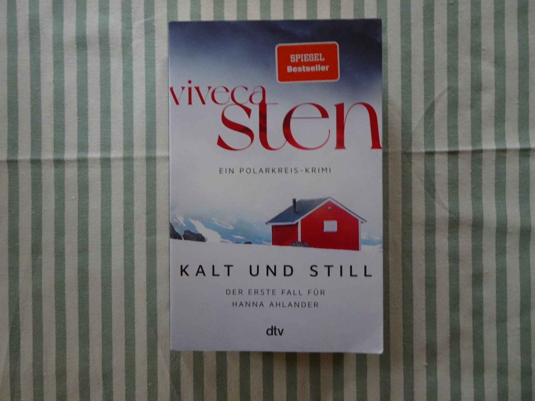Libri: Viveca Sten - Kalt und still - 1. Fall Hanna Ahlander - B357 – Usato da Küssnacht am Rigi venduto da Bookslove-Divers