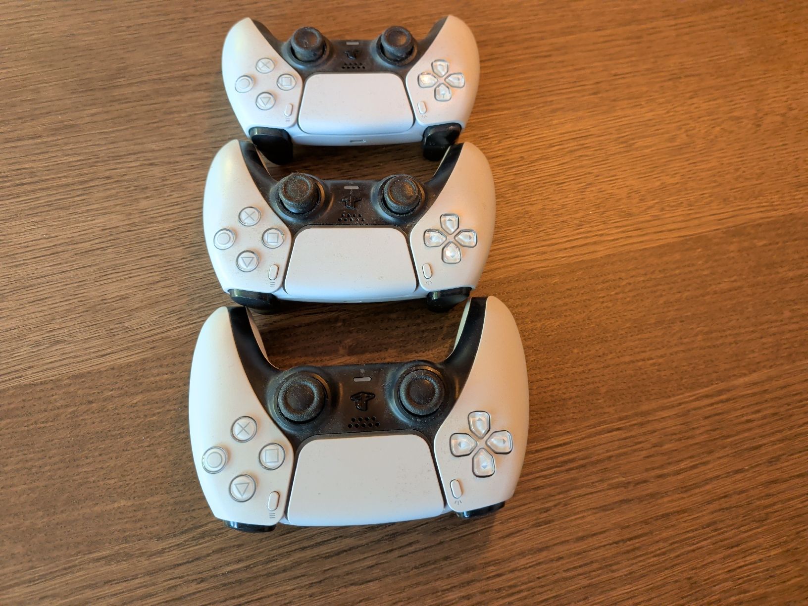 Sony Manettes: 3 Dualshock-Controller (PS5) – D'occasion à Oberstammheim par Jartman 2