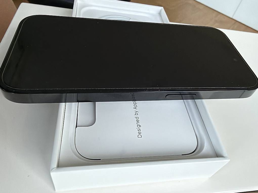 Telefoni cellulari / Smartphones: Iphone 14 pro 256GB space black – Usato da Gisikon venduto da Sterena 2