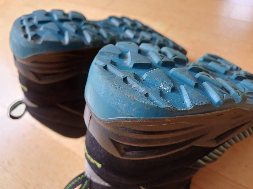 Scarpe da uomo: Wanderschuhe LOWA schwarz mit mintfarbigen Streifen – Usato da Worb venduto da zeve 2