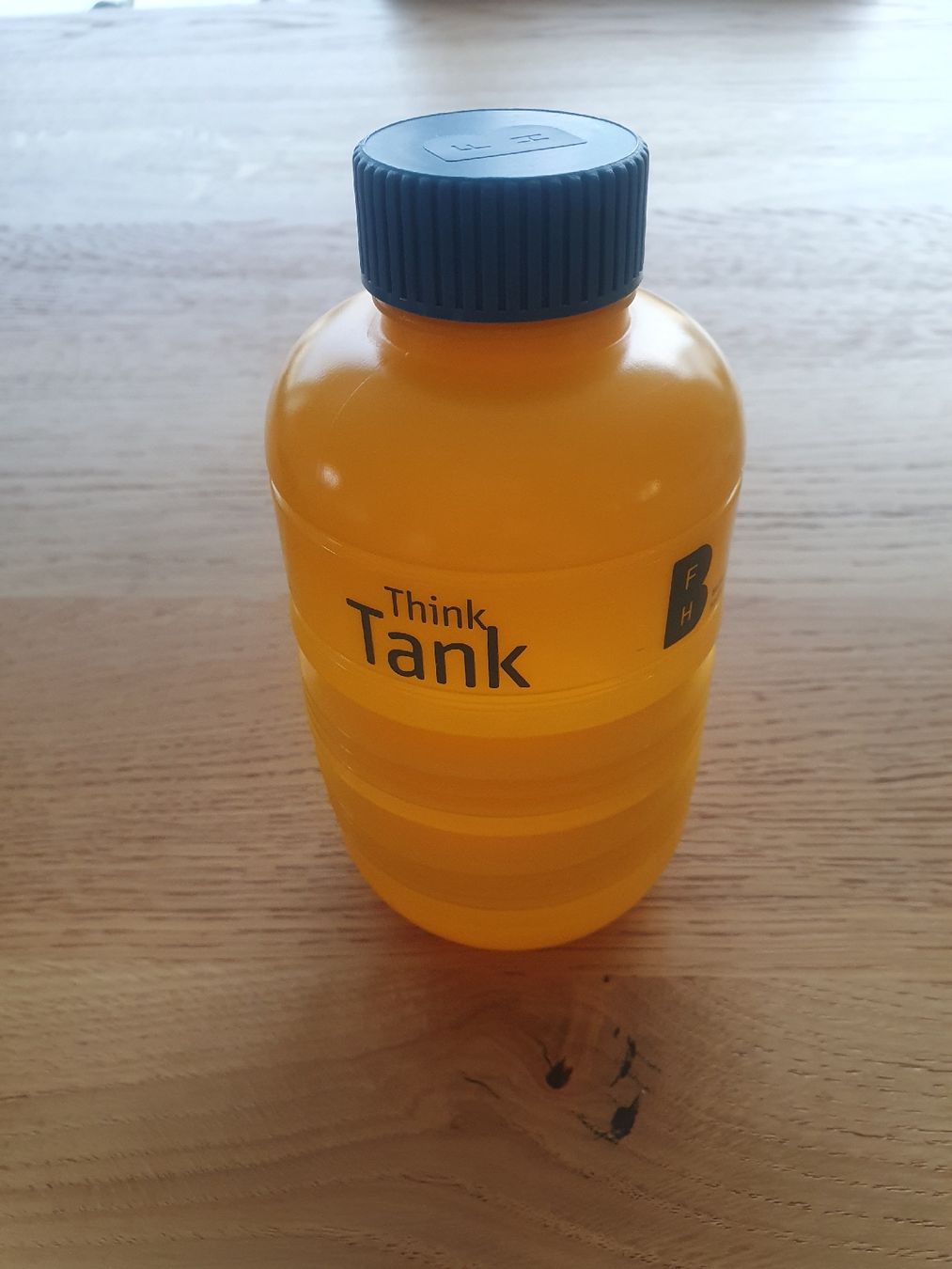 Borracce & Thermos: Flasche Think Tank Brain Gain gelb mit Deckel – Nuovo (secondo la descrizione) da Moosseedorf venduto da Sonnenschein..