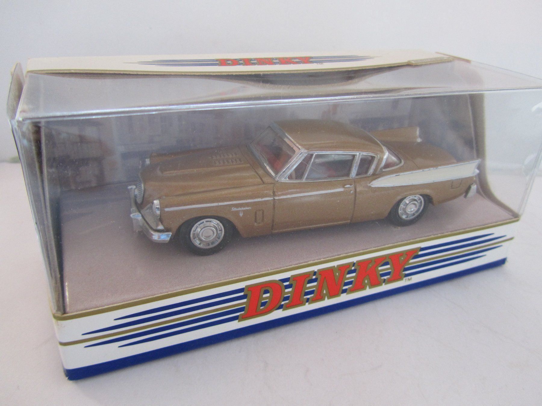 Matchbox Voitures modèles: Studebaker Golden Hawk, Dinky Matchbox – D'occasion à Weiningen ZH par dietsch57 1