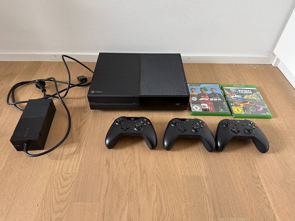 Consoles:  Xbox One Konsole  Komplettpaket | – D'occasion à Zürich par mai_8sg2