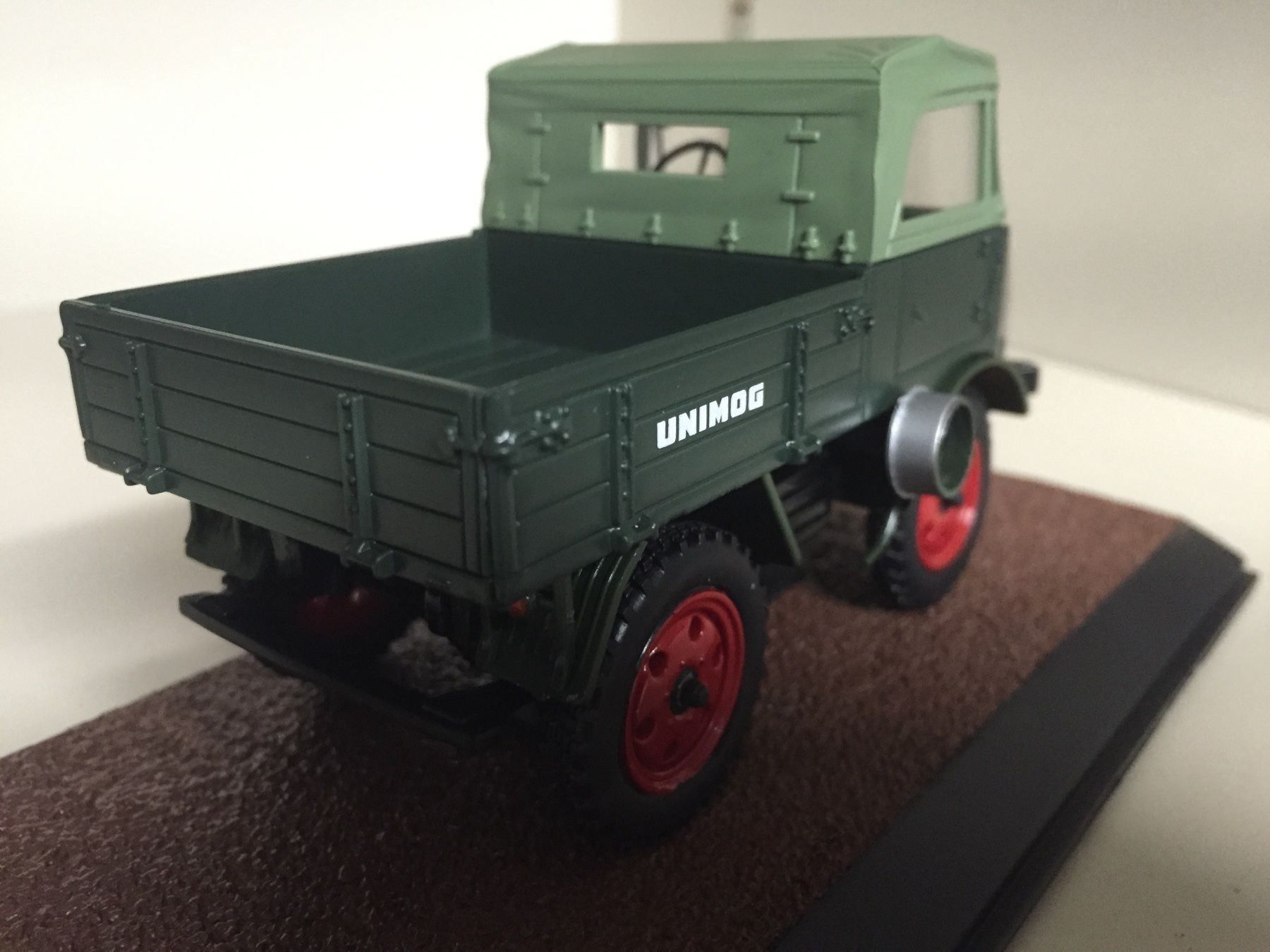 Mercedes-Benz Modellini d'auto: Mercedes Unimog Oldtimer classic diesel Traktor – Nuovo e nell'imballaggio originale da Reinach AG venduto da rares75 1