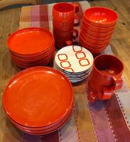 Vaisselle rouge mélamine camping 7 convives  made in Italy