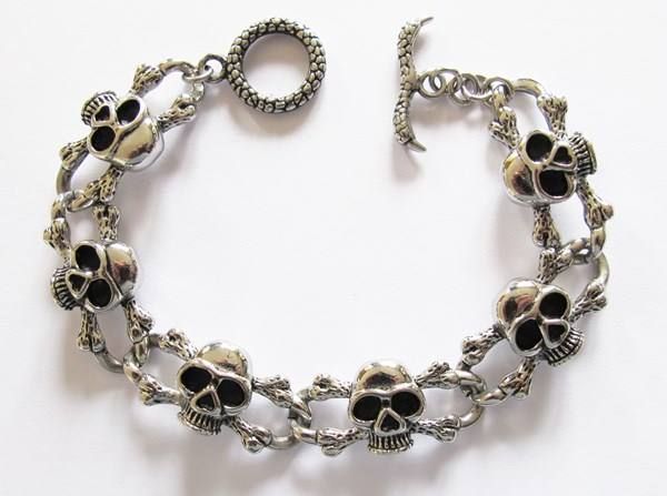 Bracciali & Braccialetti: Chromstahl Armband 6 Schädel, 6 Skulls – Nuovo (secondo la descrizione) da Schwanden GL venduto da UHRKNALL