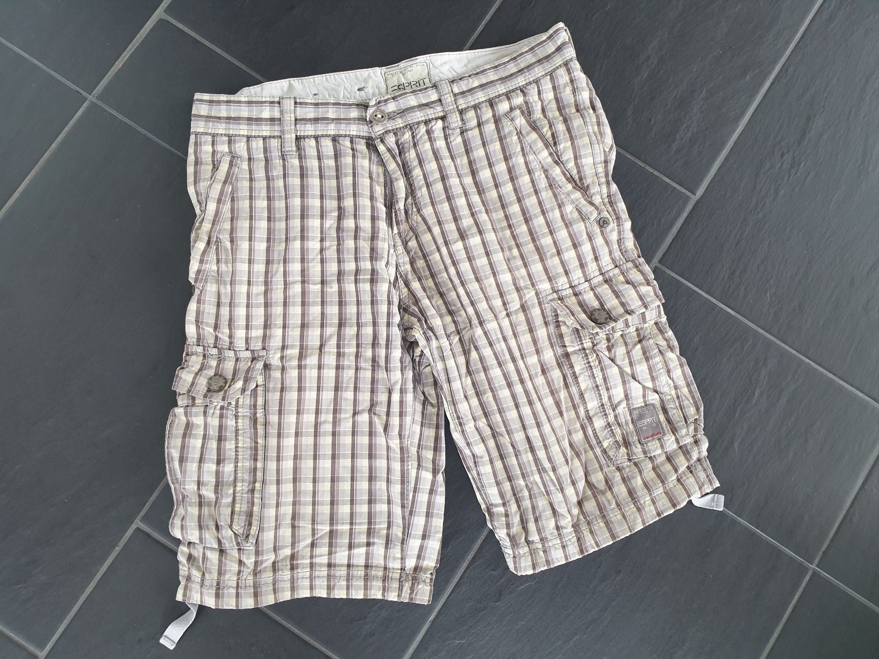 Esprit Pantaloni: Bermuda Shorts ESPRIT Gr. 30 – Usato da Gommiswald venduto da Rickenblitz